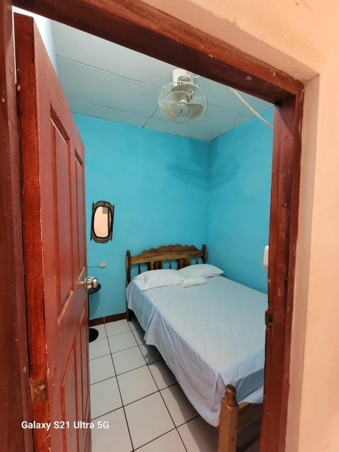 Hostel Rossy Сан-Хуан-дель-Сур Экстерьер фото