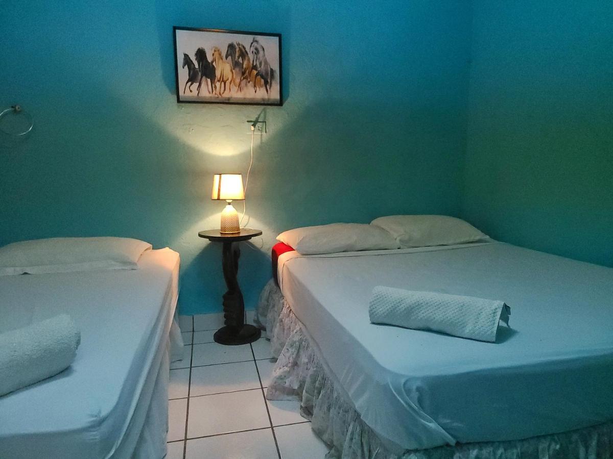 Hostel Rossy Сан-Хуан-дель-Сур Экстерьер фото